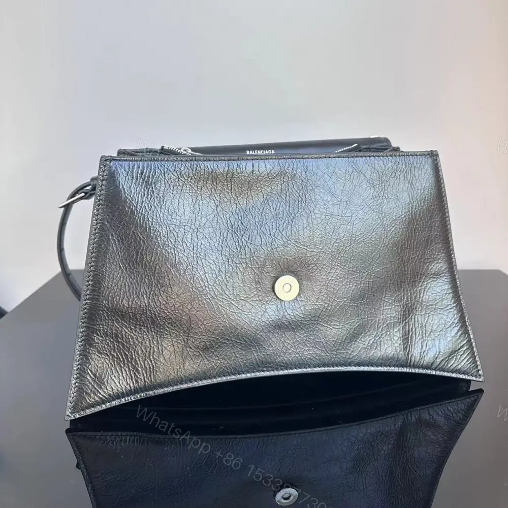 View 5 of 高仿Balenciaga冬季新款Crush腋下包黑銀
