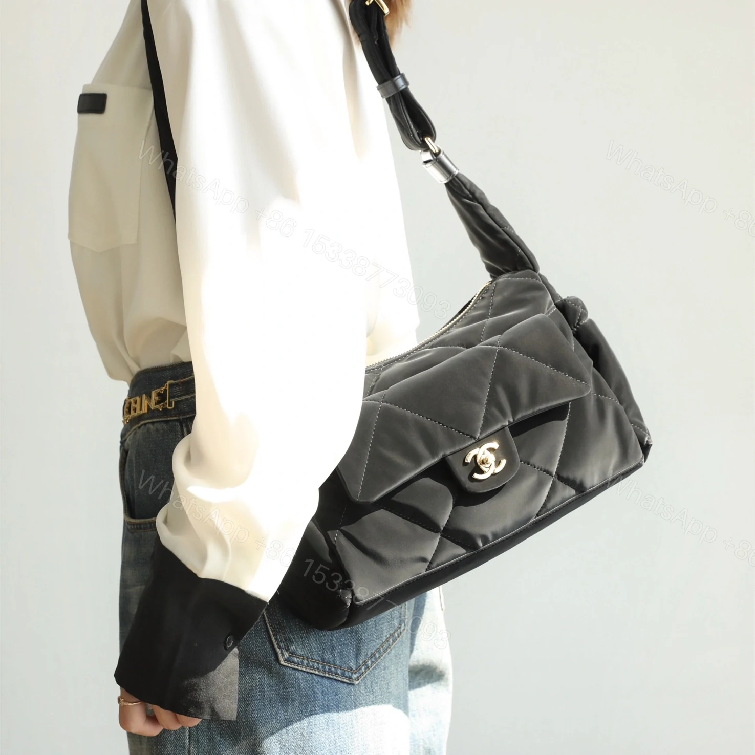 View 17 of 高仿Chanel*24N系列AS5054/SKI絲絨單肩包免檢版