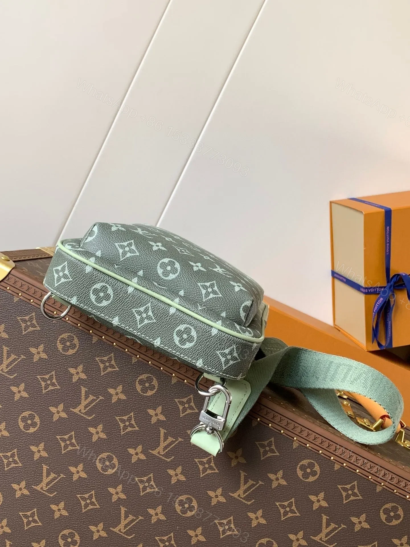 View 3 of LV AVENUE SLINGBAG 31 IN WHITE AND BLACK OMBRE MONOGRAM CANVAS