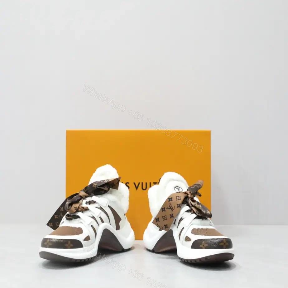 View 4 of LV ARCHLIGHT SNEAKER – LSVM001