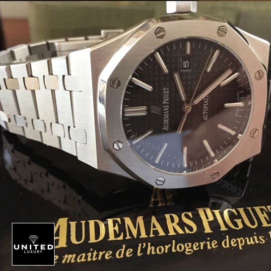 View 6 of Audemars Piguet Royal Oak 15400ST.OO.1220ST.01 Replica