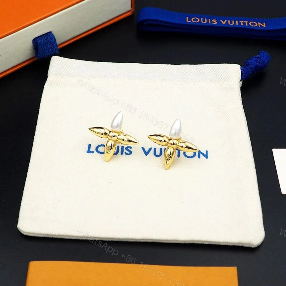 View 3 of LOUIS VUITTON LOUISETTE EARRINGS GOLD AND PEARLY WHITE M00950