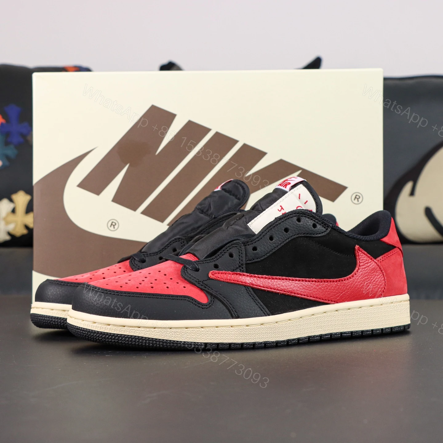 Travis Scott x Jordan Air Jordan 1 Bred Reps — view 1