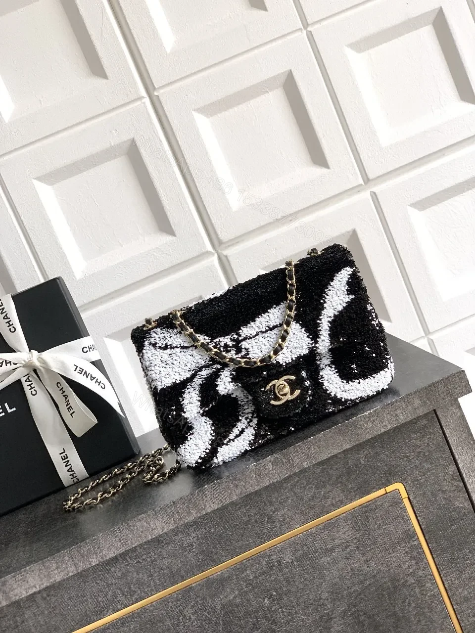 Sequin Mini Bag: Black-White Wave, Gold Hardware, Chic Evening — view 1