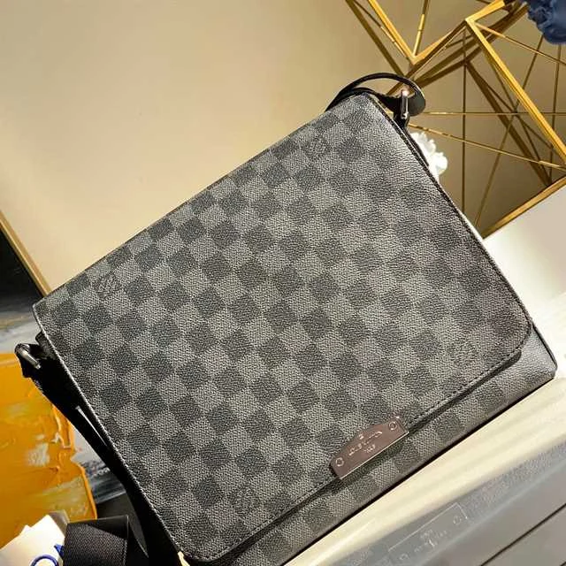 View 6 of LOUIS VUITTON DISTRICT PM DAMIER GRAPHITE CANVAS N40349