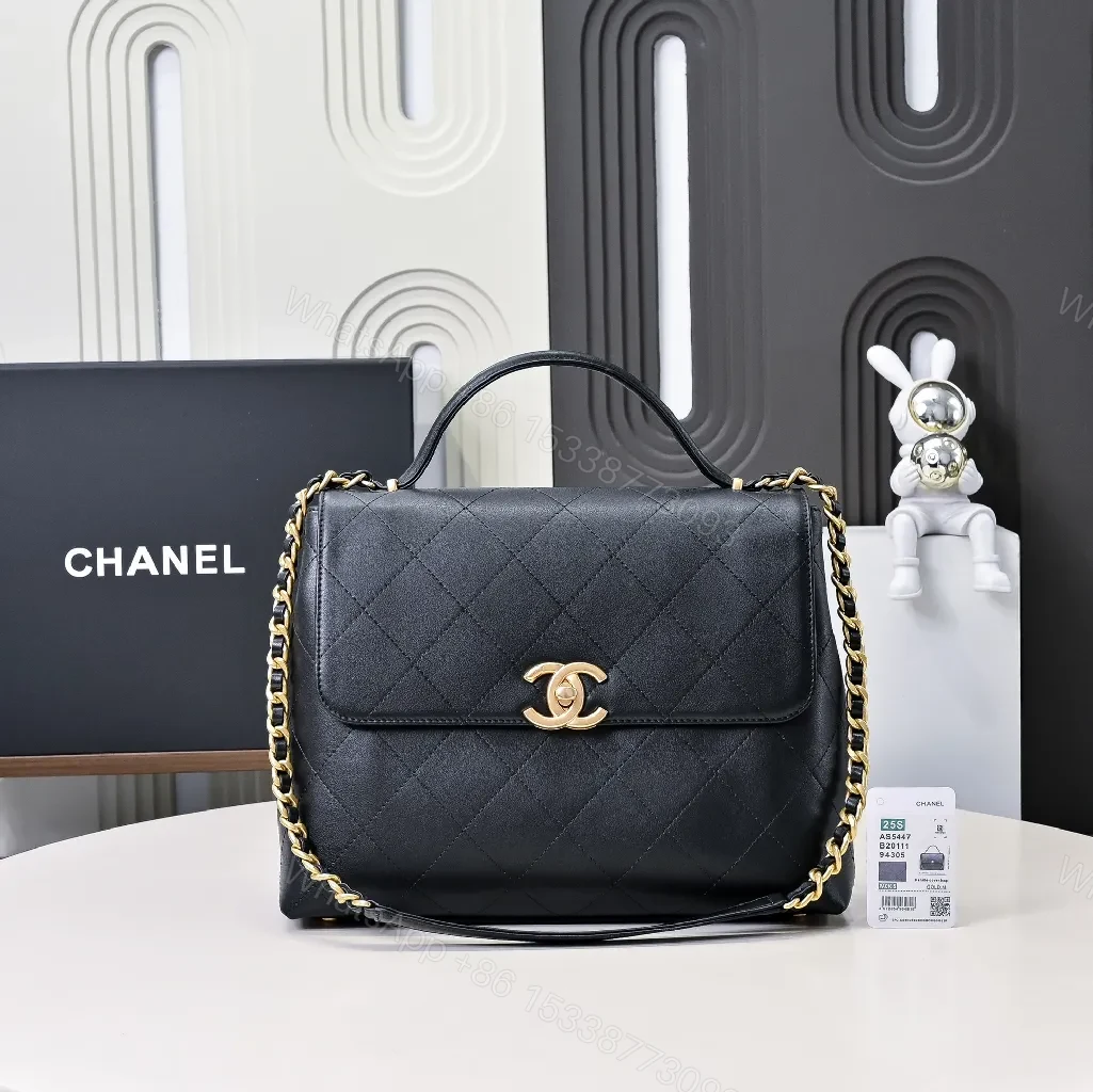 Quilted Leather Crossbody: Timeless Luxury Everyday Bag — view 1