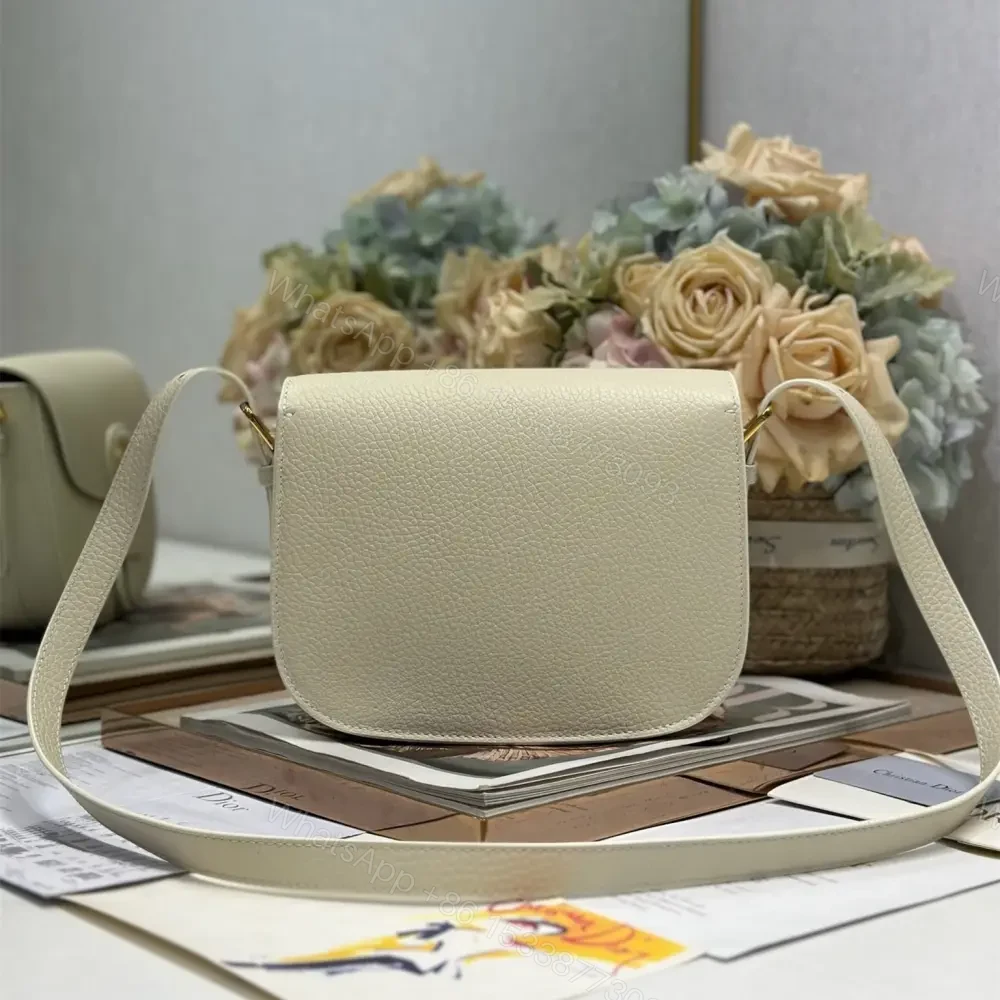 View 2 of 高仿Dior*Bobby系列M931M030牛皮斜挎包白色中號免檢版