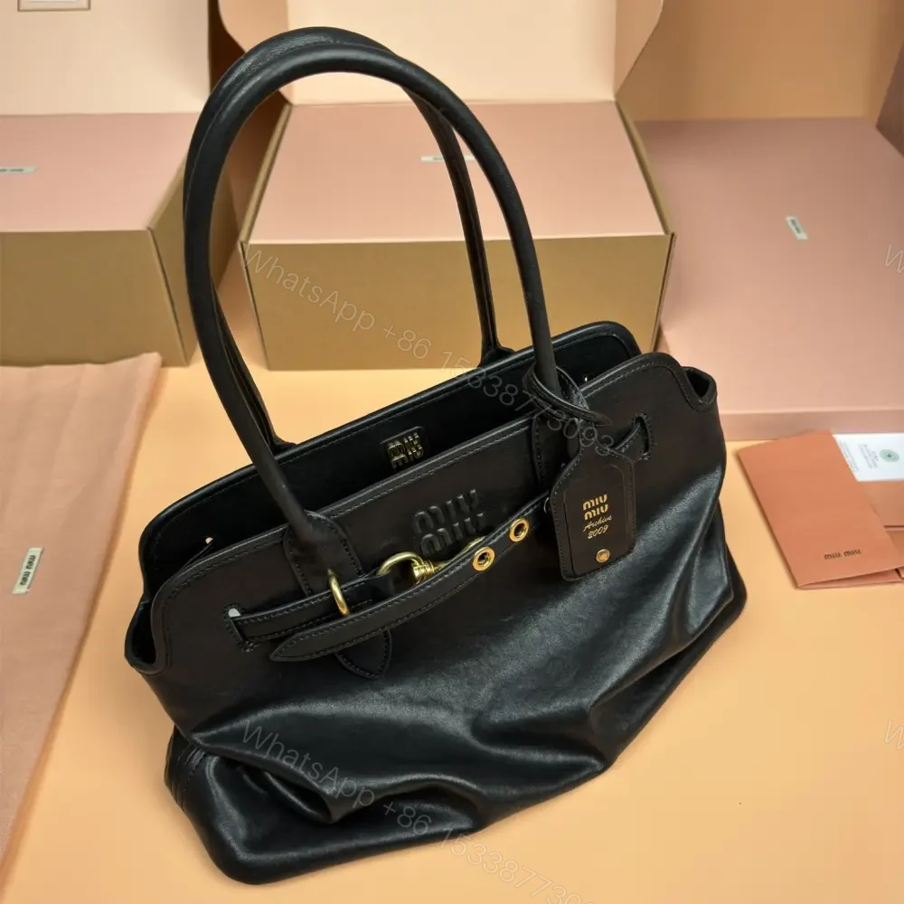 View 9 of 高仿miumiu*Aventure系列5BG291手提包黑色免檢版