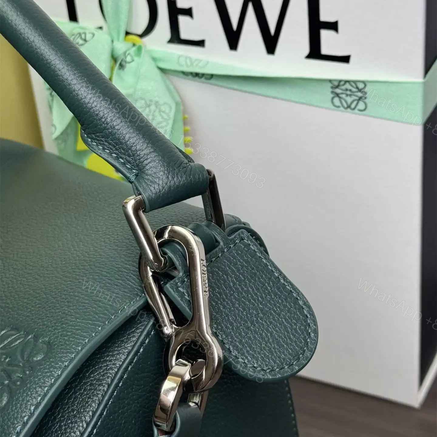 View 13 of 高仿Loewe*Puzzle系列6580鹿皮斜挎包常青綠大號免檢版