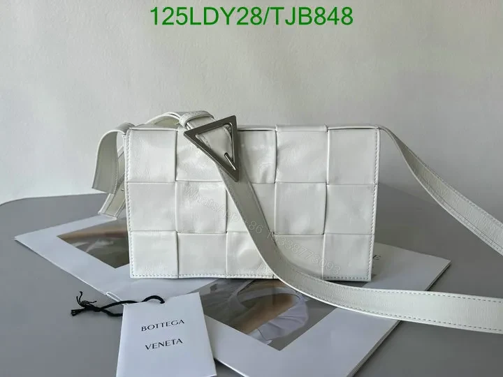 View 4 of Bottega Veneta Premium Nappa Leather Intrecciato Weave Bag with Magnetic Fastening BV9101