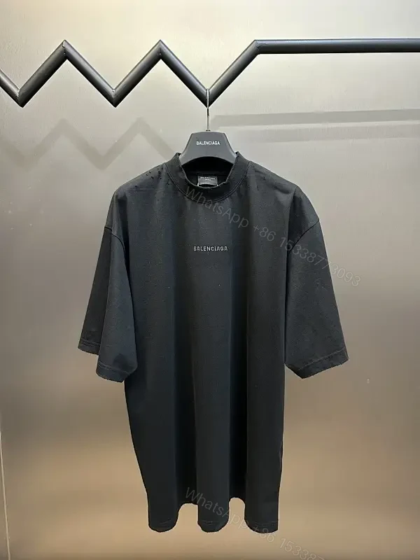 Oversized Black Tee: Premium Cotton, Minimalist, Relaxed Fit — view 1