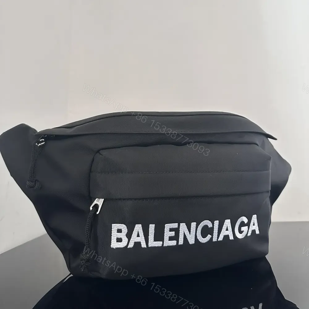View 3 of 高仿BalenciagaWheelBeltpack系列尼龍胸包黑白色