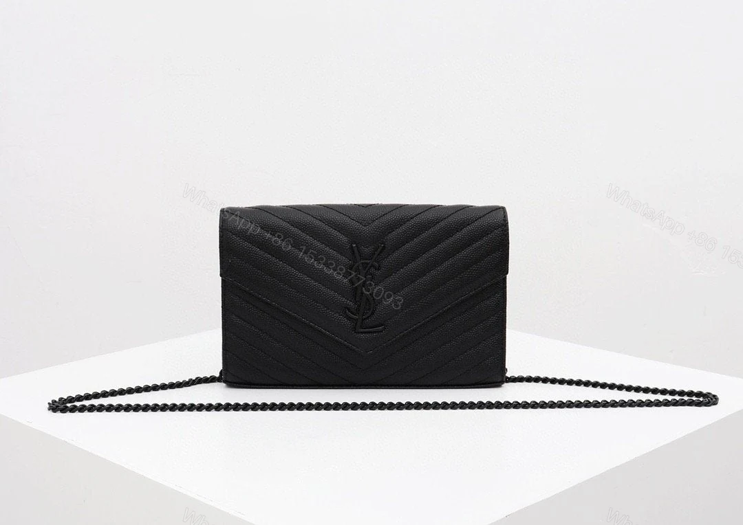 CASSANDRE ENVELOPE CHAIN WALLET IN GRAIN DE POUDRE — view 1