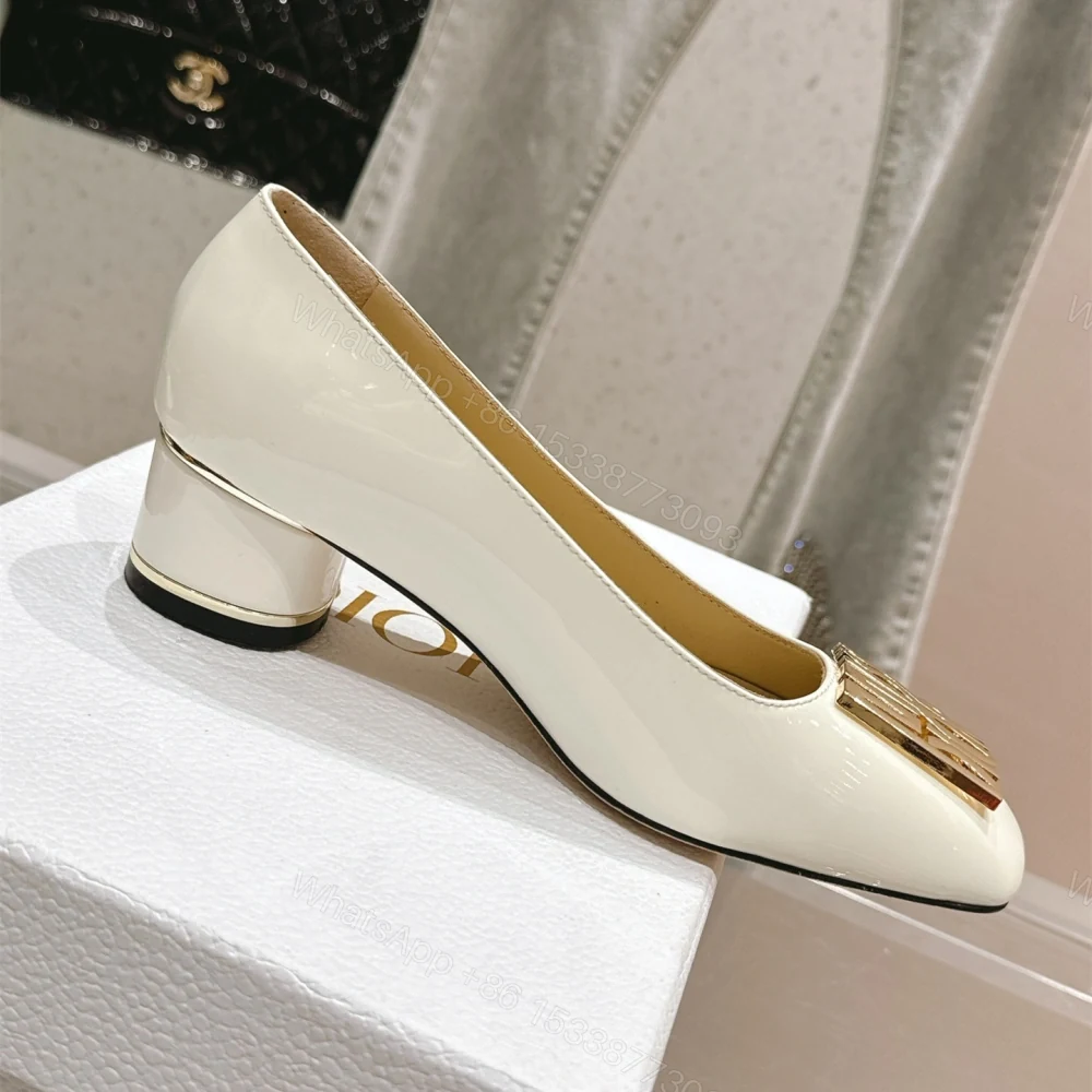 View 5 of 高仿Dior*Miss系列KCB266方頭LOGO金屬扣白色單鞋免檢版