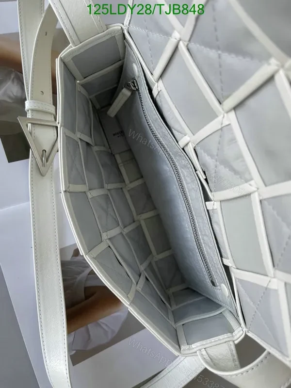 View 12 of Bottega Veneta Premium Nappa Leather Intrecciato Weave Bag with Magnetic Fastening BV9101