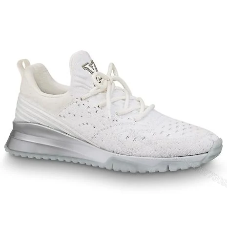 LOUIS VUITTON VNR SNEAKER – LV3 — view 1