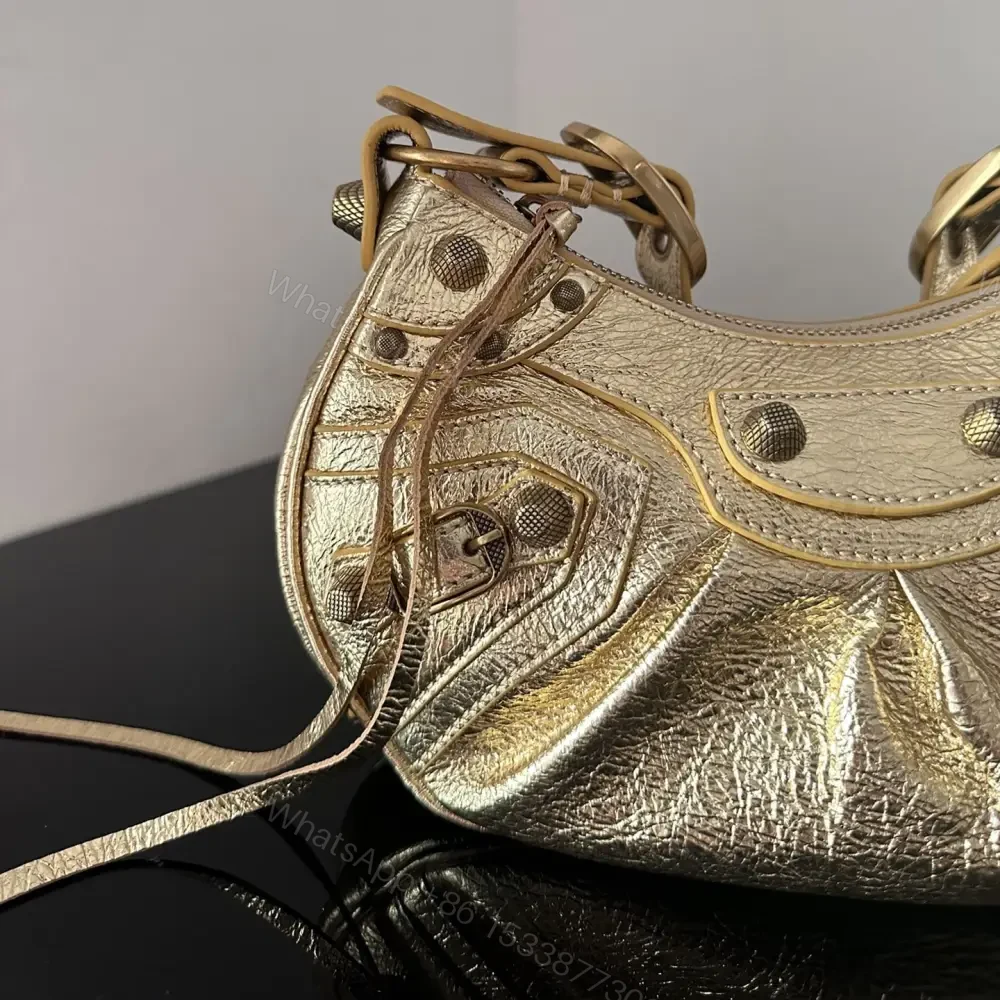 View 3 of 高仿Balenciaga*LeCagole系列餃子包金色XS