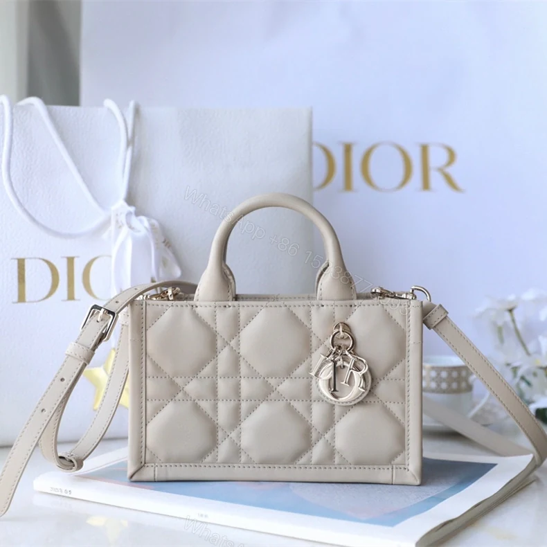 View 3 of 高仿Dior*BookTote系列S5573O牛皮革淺卡其單肩包免檢版