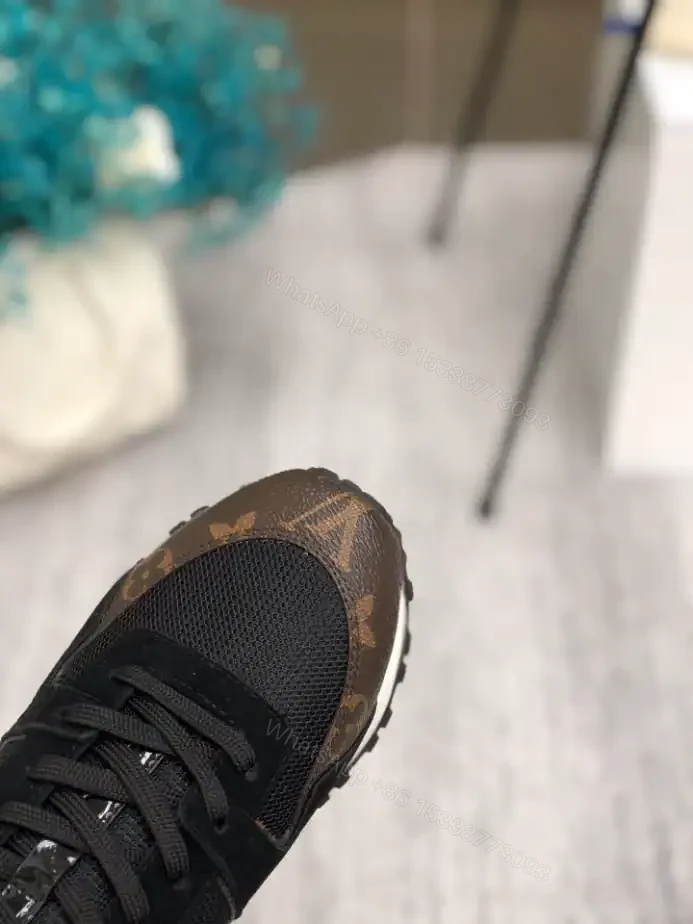 View 9 of LV RUN AWAY SNEAKER – LSVM055
