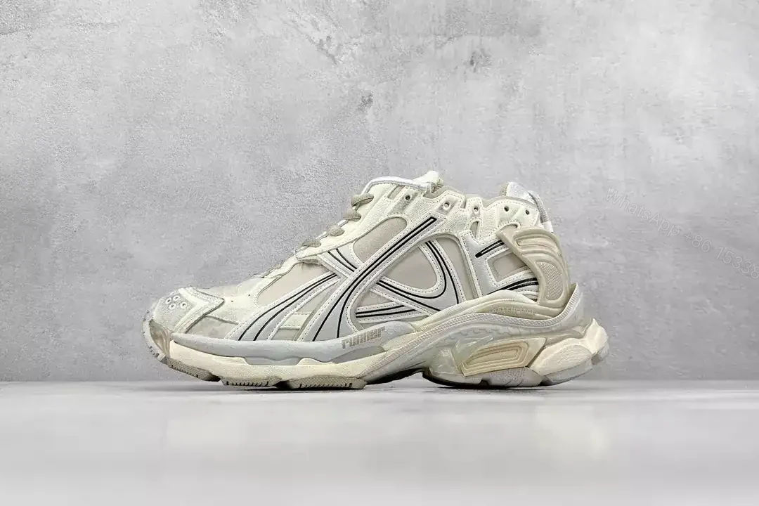 View 5 of BALENCIAGA RUNNER SNEAKER IN BEIGE NYLON AND SUEDE-LIKE FABRIC – BB267