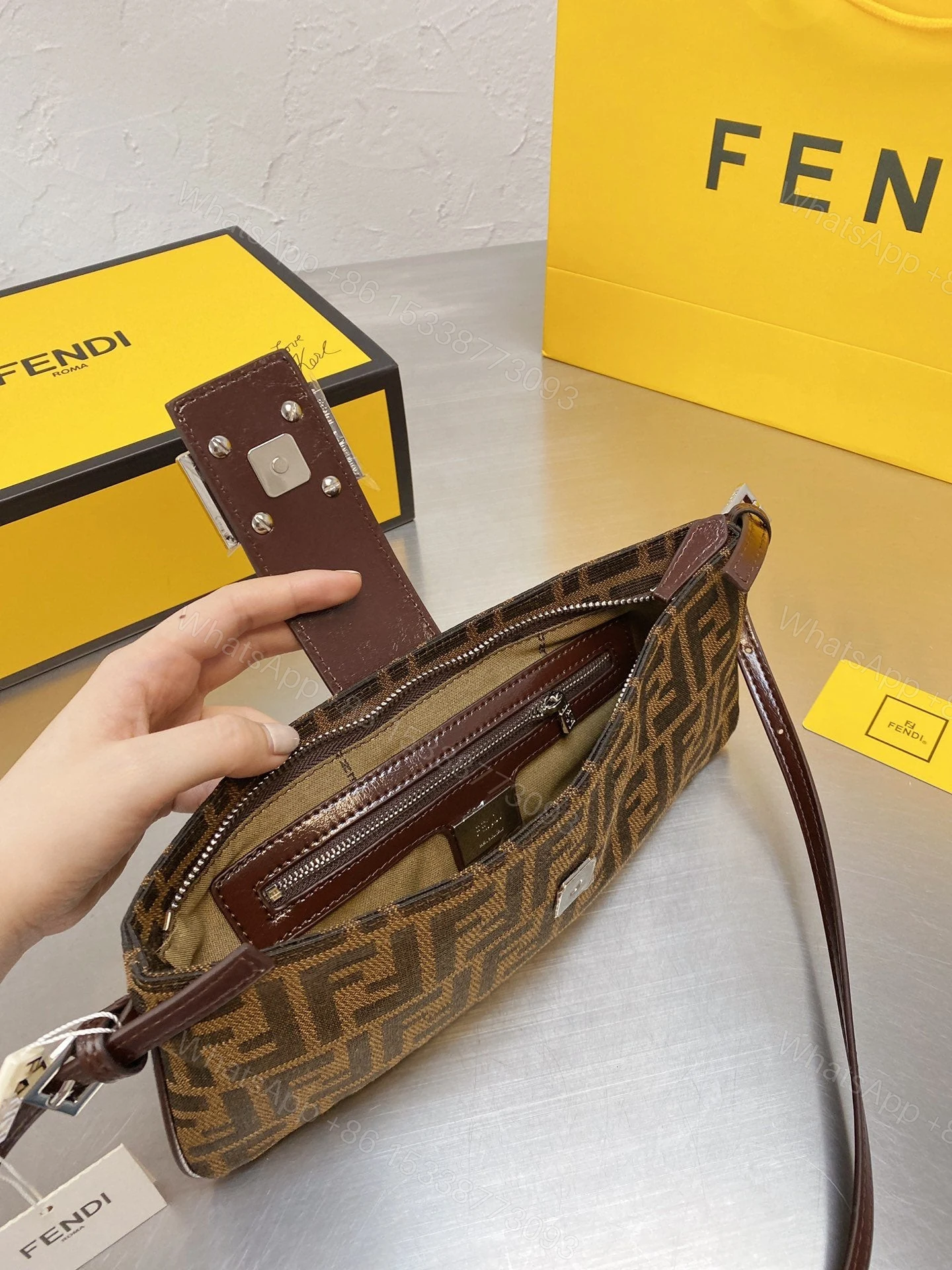 View 7 of Fendi Pre-Owned 1990-2000s Baguette shoulder bag