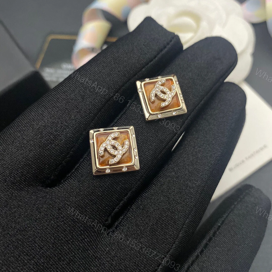 View 7 of EN – Lux Earring Chanel 025