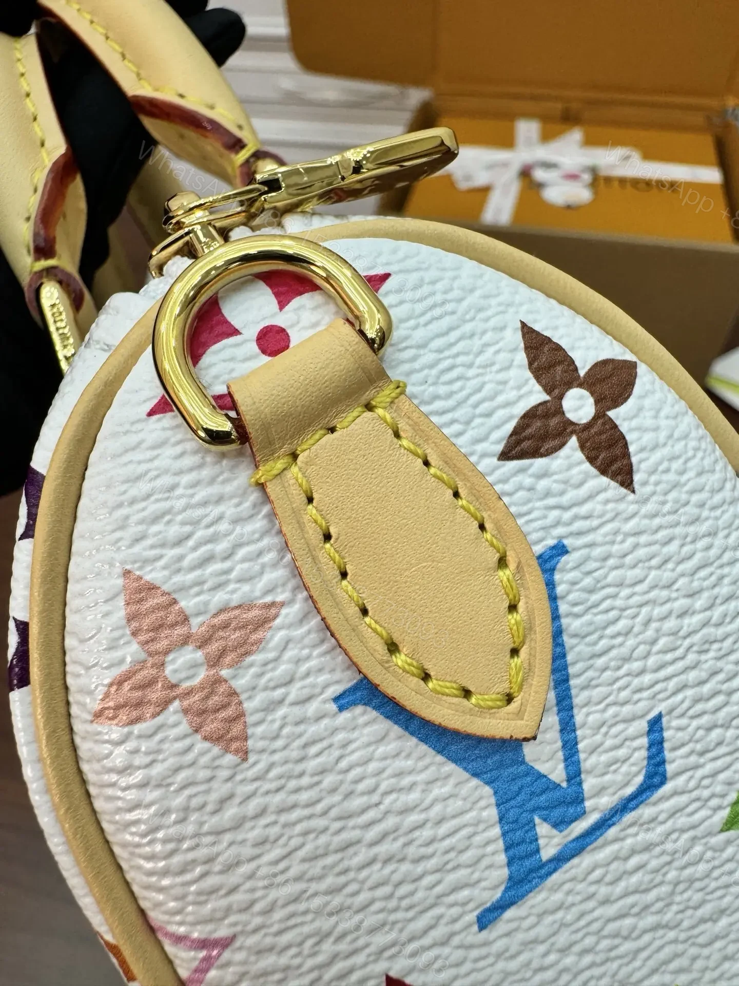 View 4 of LV Speedy 20