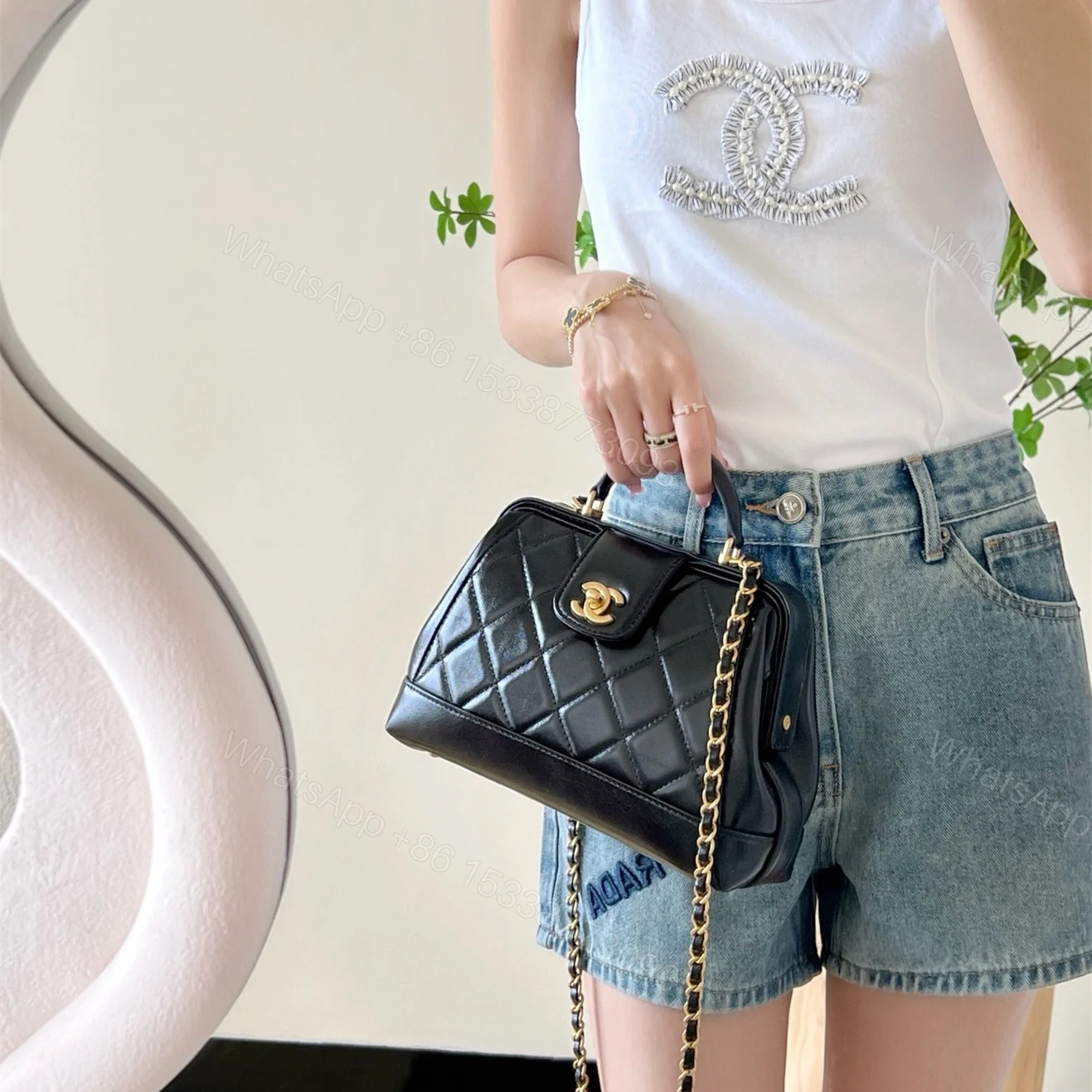 View 20 of 高仿Chanel*24A系列AS5058拋光小羊皮單肩包黑色免檢版