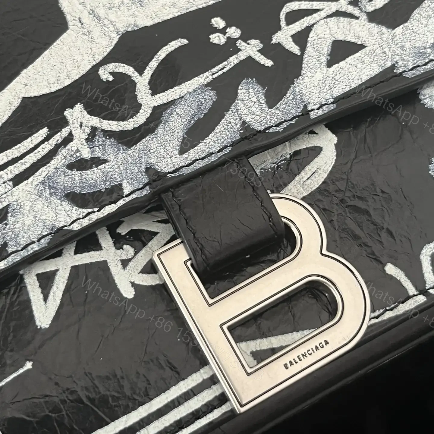 View 12 of 高仿BalenciagaCrush沙漏包黑色塗鴉S