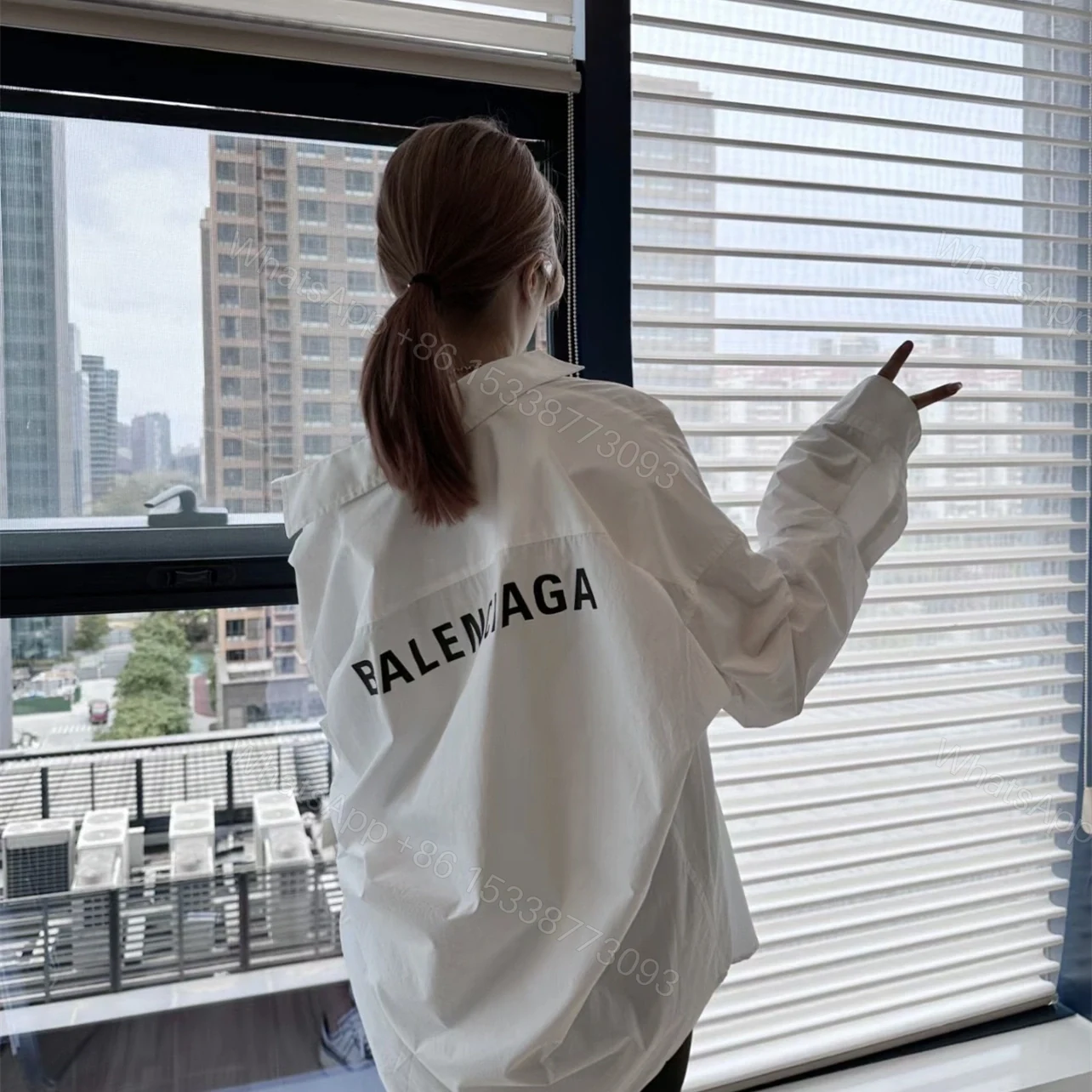 View 13 of 高仿Balenciaga*SS24系列725377長袖襯衫白色
