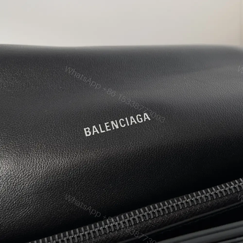 View 8 of 高仿BalenciagaCrush鏈條包大號M