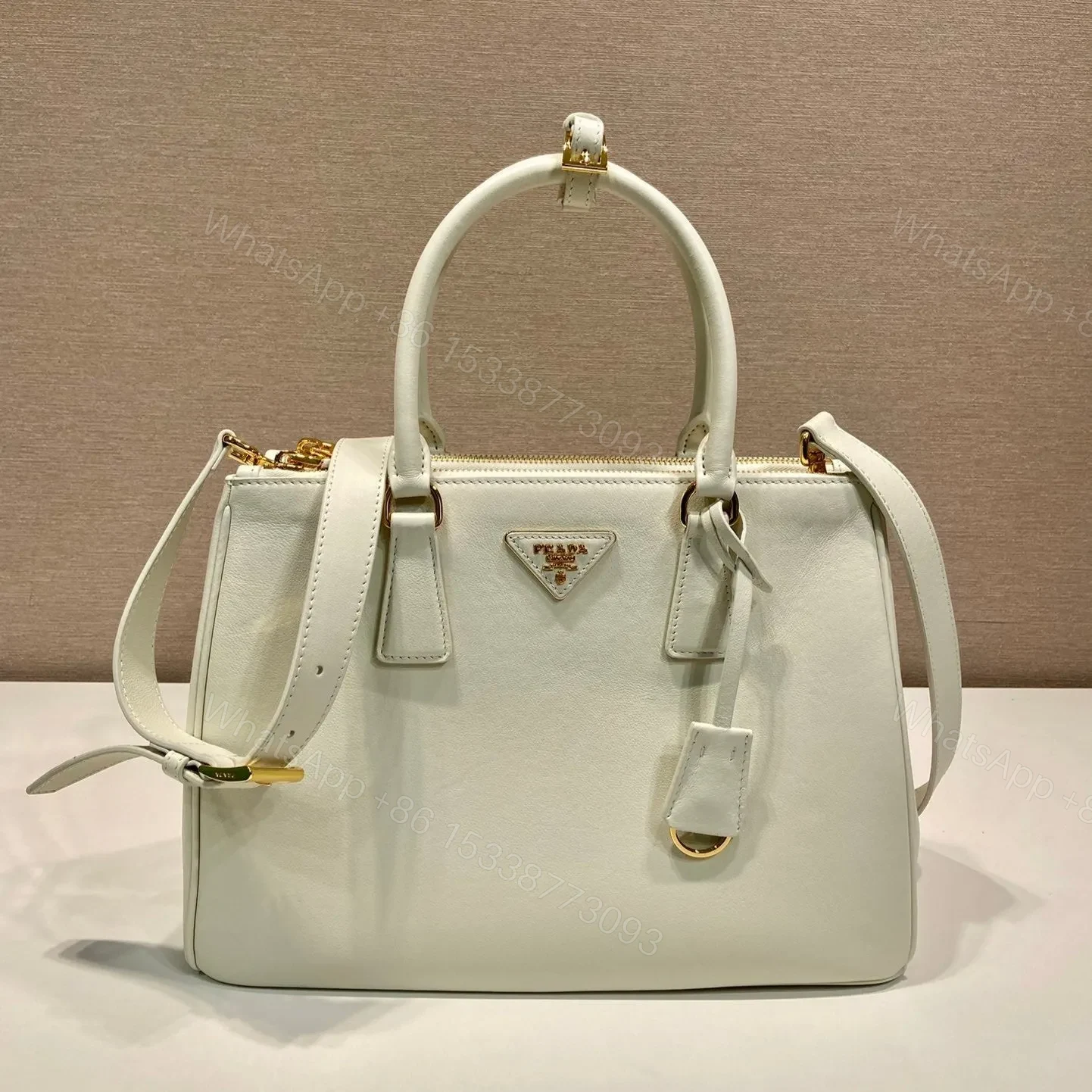 LARGE GALLERIA BAG 32 IN WHITE SMOOTH CALFSKIN GOLD HARDWARE — view 1