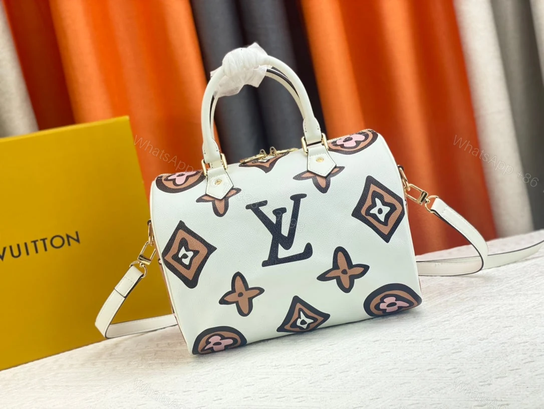 View 4 of New Arrival Bag LUV 786