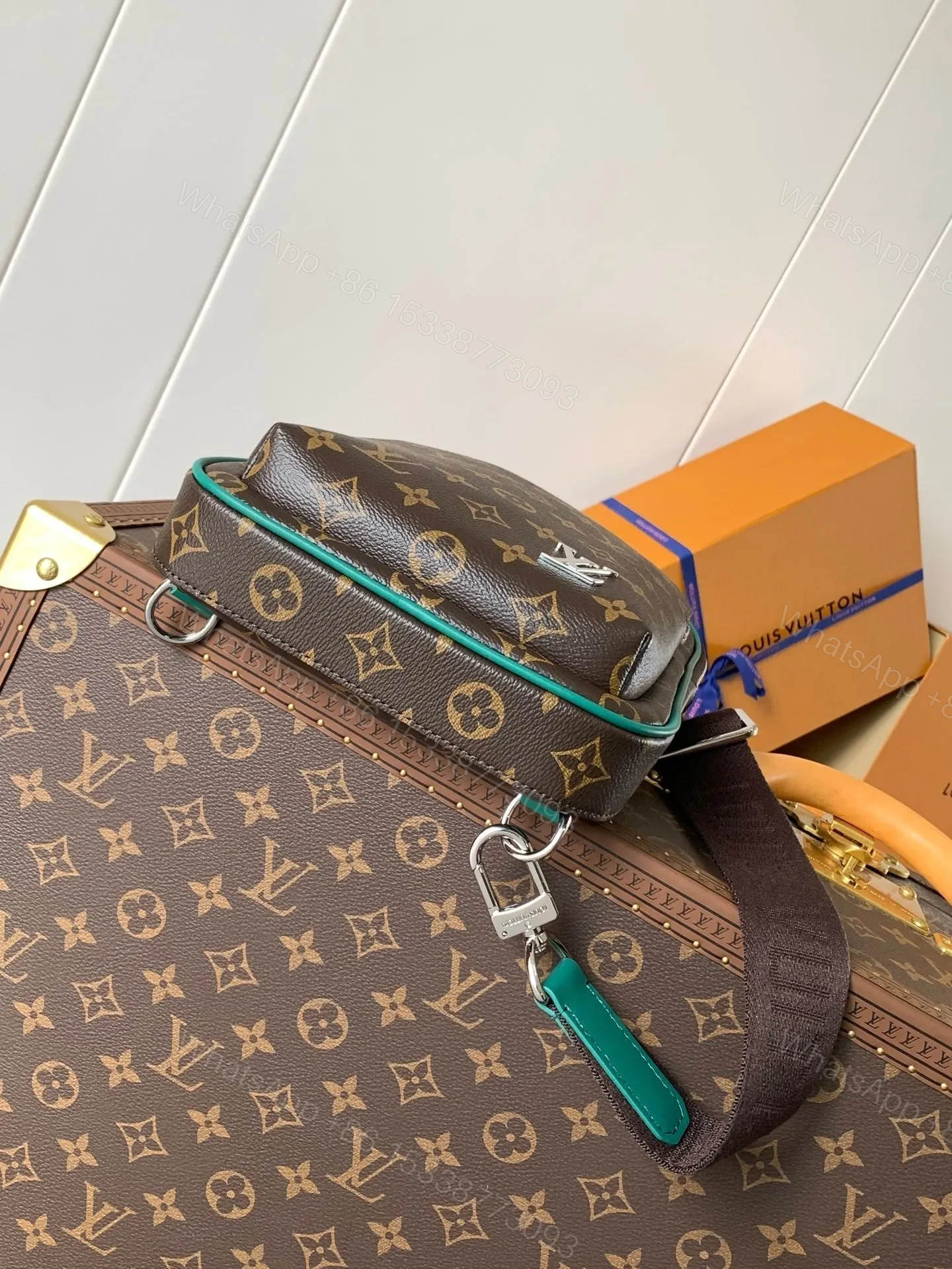 View 6 of LV AVENUE SLINGBAG 31 IN BROWN MIX GREEN DAMIER GRAPHITE CANVAS