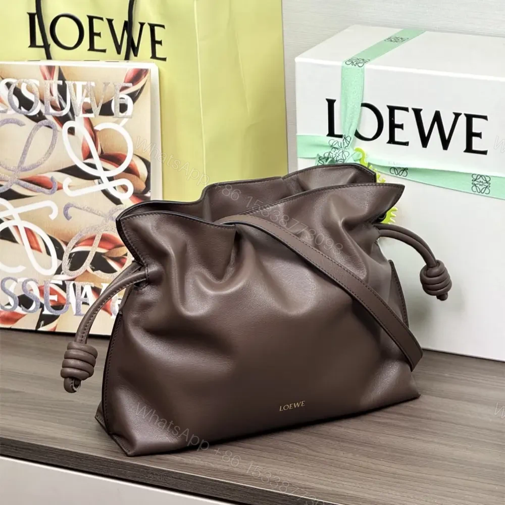 View 2 of 高仿Loewe*Flamenco系列3606福袋包咖啡色中號免檢版