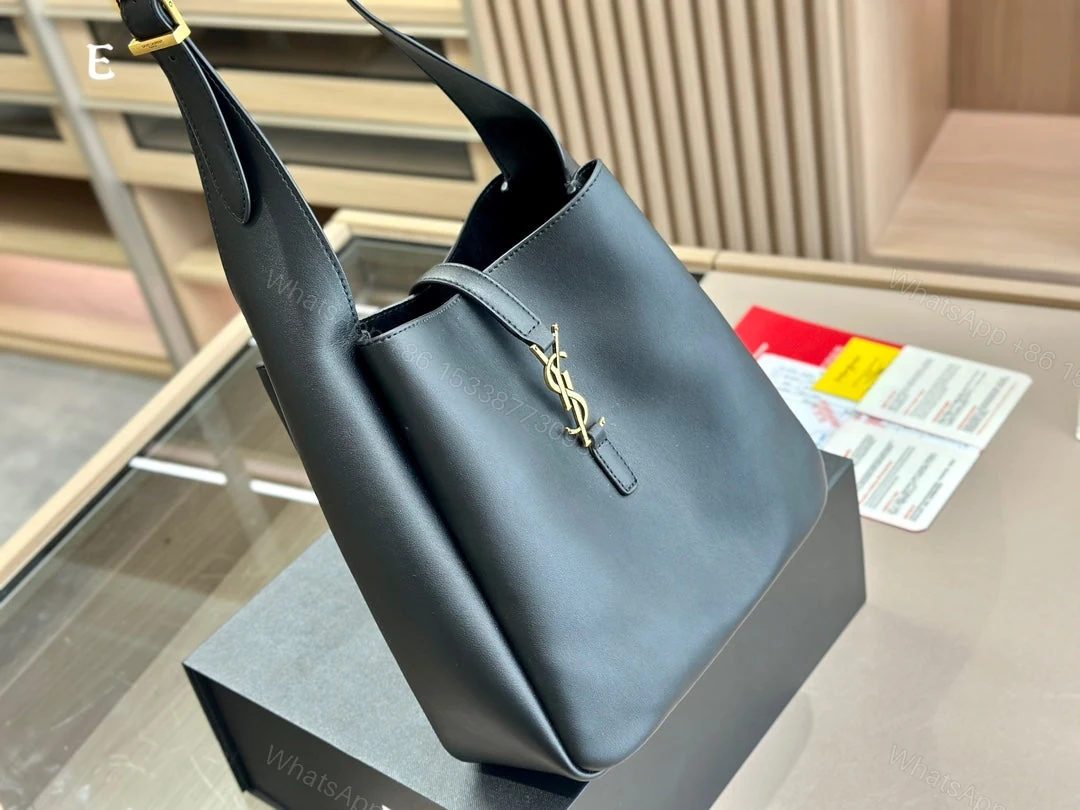 Saint Laurent Le 5 A 7 Supple Hobo Bag — view 1
