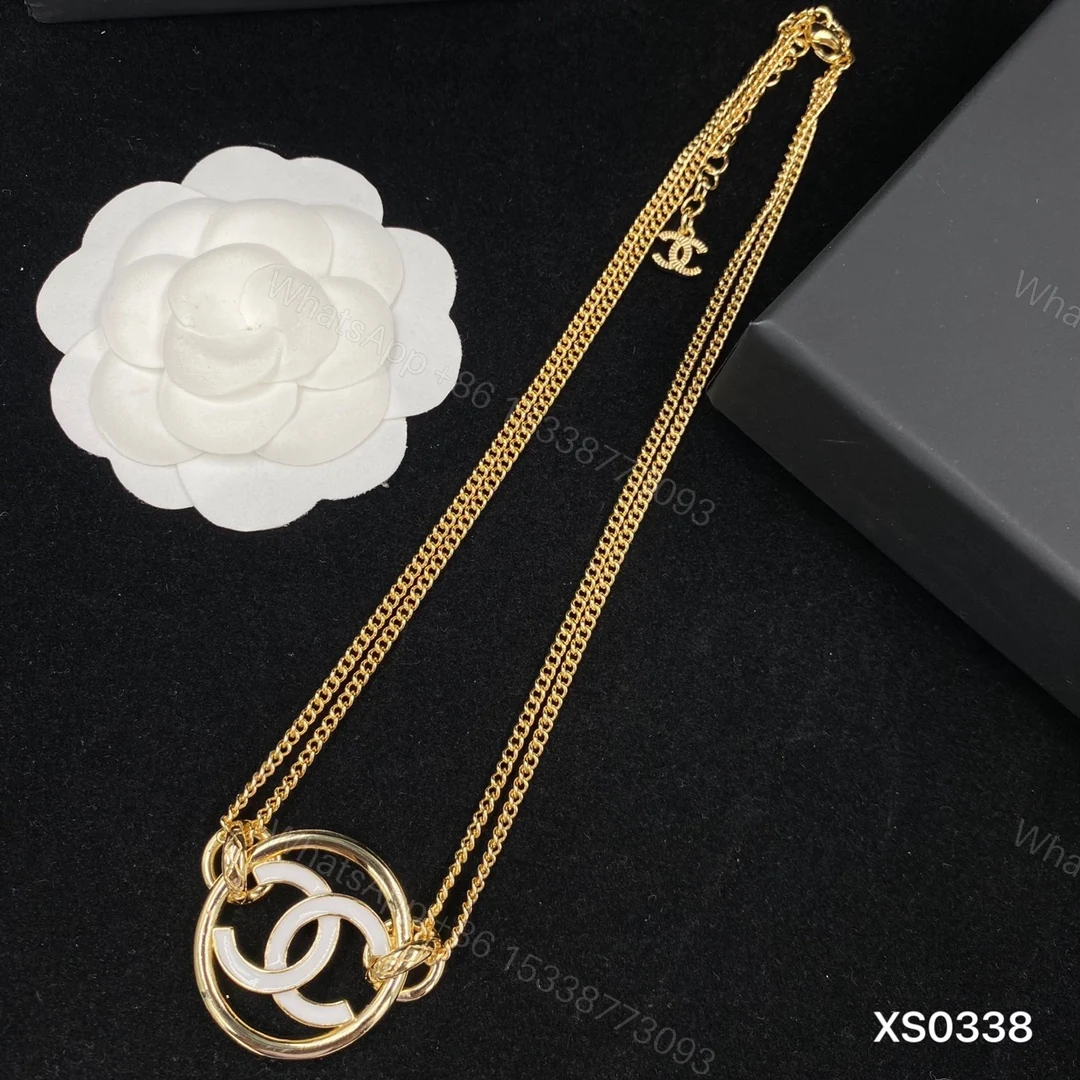 View 4 of EN – Lux Chanel Necklaces 043