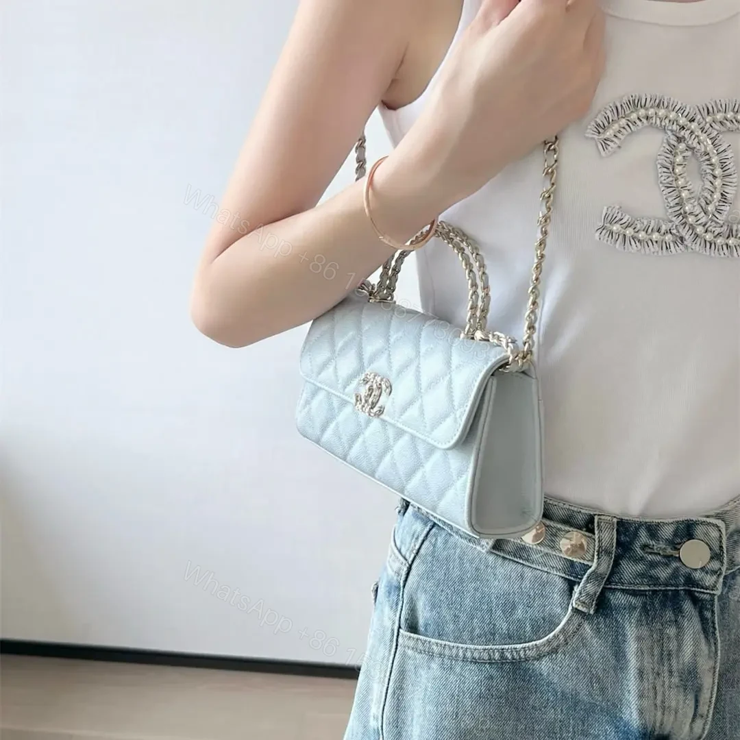 View 20 of 高仿Chanel*25S系列AP3238亮面小牛皮單肩包嬰兒藍免檢版