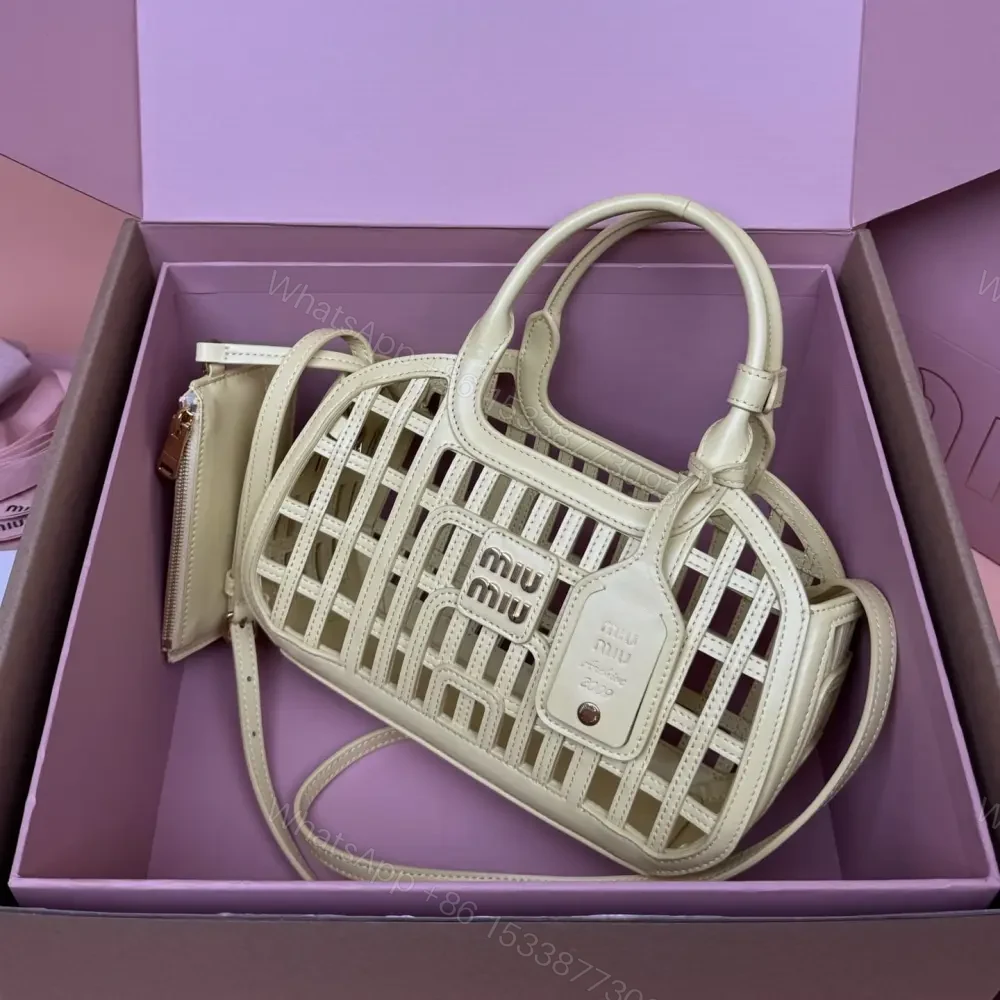 View 9 of 高仿miumiu*5BA294小牛皮鏤空手提包黃色免檢版