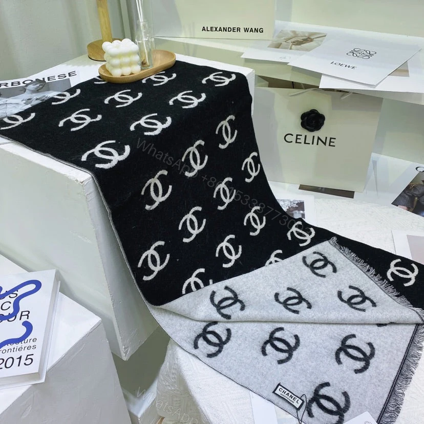 EN – Luxury CHL Scarf 009 — view 1