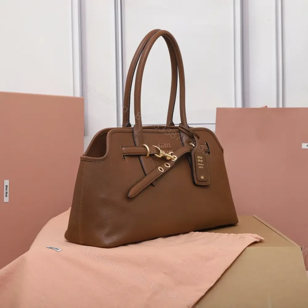 View 3 of 高仿miumiu*Aventure系列5BG310小羊皮Tote手袋橡木色免檢版