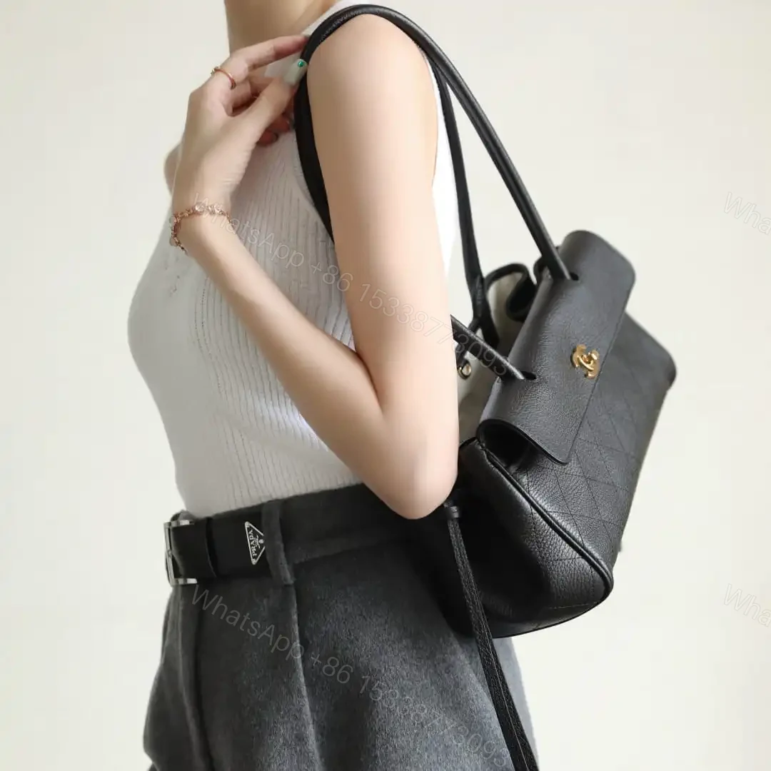 View 20 of 高仿Chanel*26S系列AS6288粒面小牛皮單肩包黑色免檢版