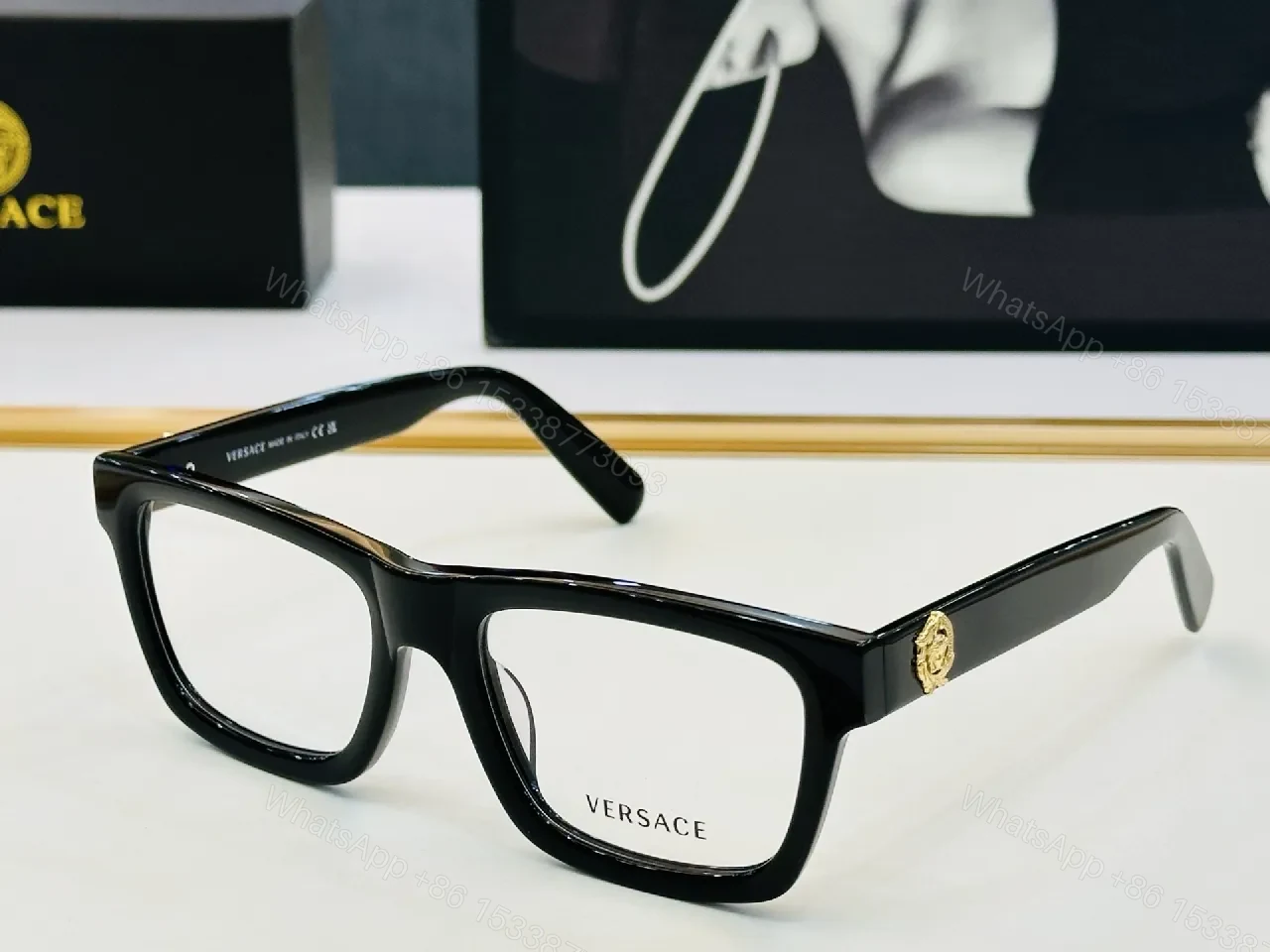 Black Acetate Eyewear - Bold Everyday Chic, Luxe Ready — view 1