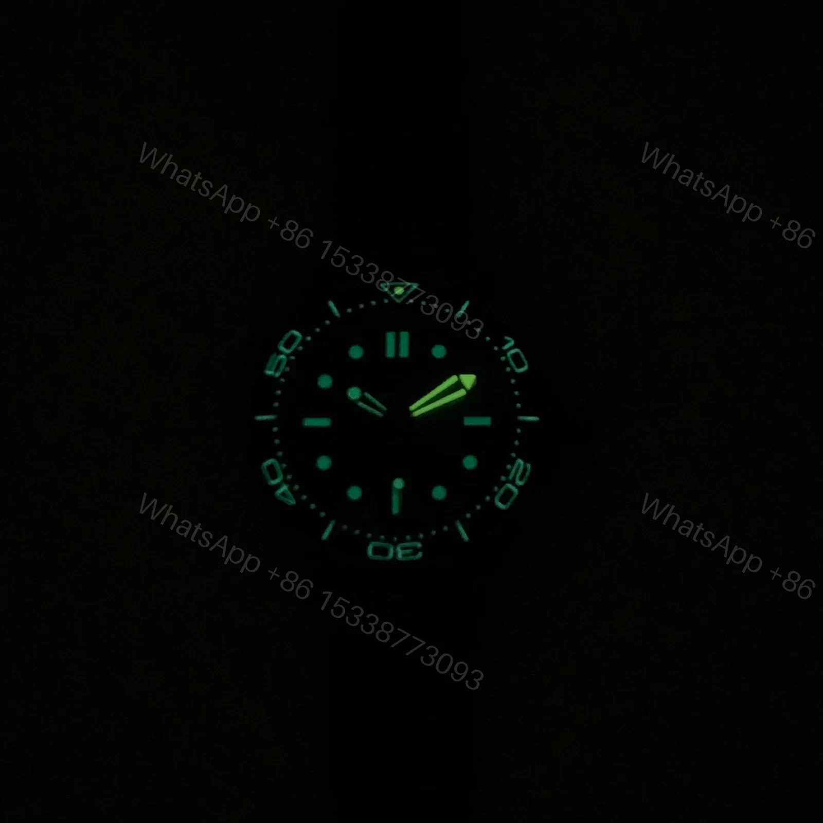 View 9 of Omega Seamaster Diver 300M 007 Edition No Date 42mm Green Dial Mesh Bracelet Automatic Watch OMG-SM300-007-NODATE-42MM-MESH