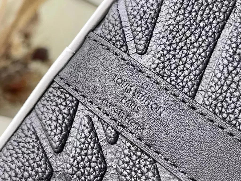 View 7 of Graphite Quilted Messenger: Luxe Everyday Carry Bag