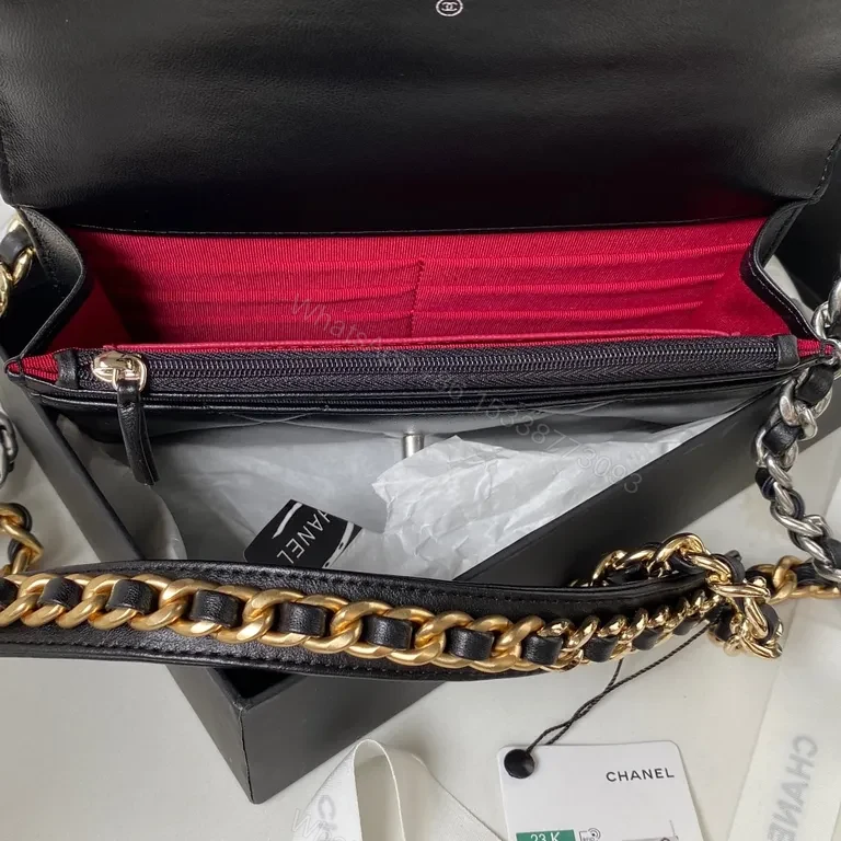 View 8 of Chanel-Inspired Quilted Leather Shoulder Bag: Modern Luxury