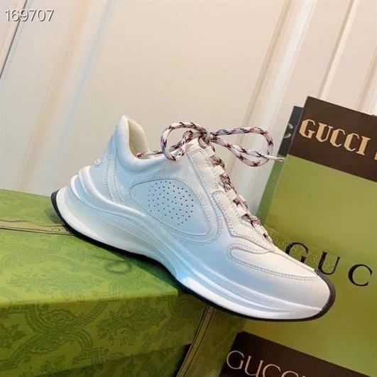 View 3 of MEN’S GUCCI RUN SNEAKER – GC146