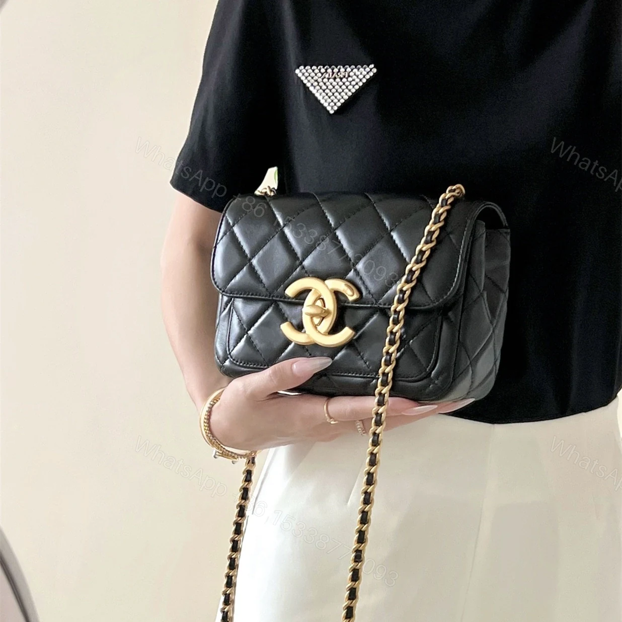 View 24 of 高仿Chanel*24B系列AS5026小羊皮口蓋包黑色免檢版