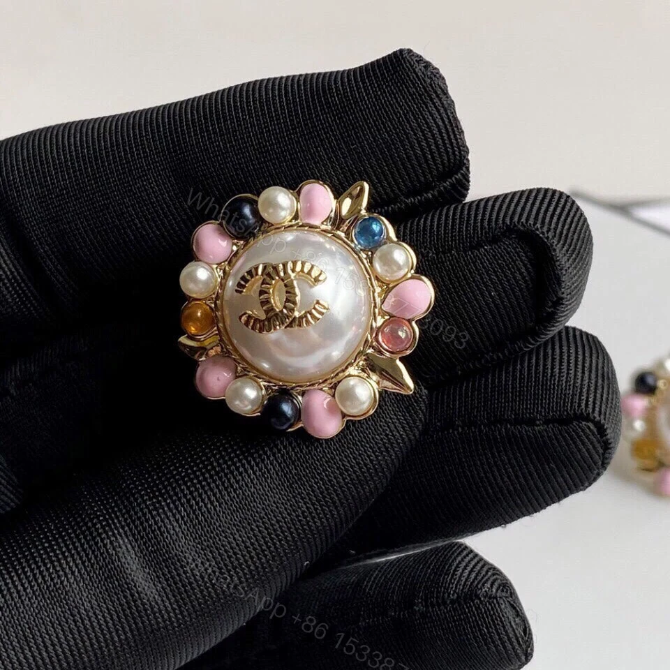 View 2 of EN – Lux Earring Chanel 029