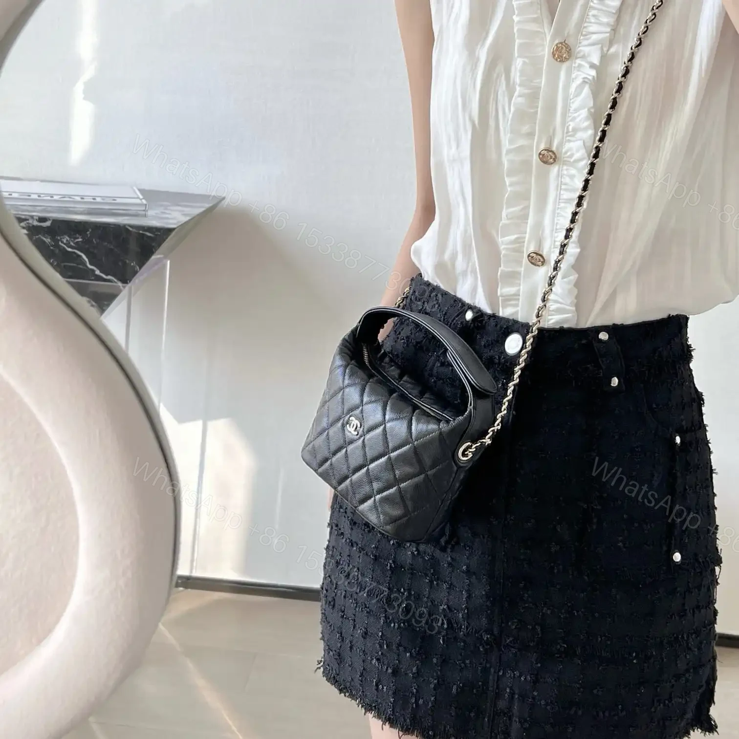View 17 of 高仿Chanel*25C系列AP4386小牛皮Hobo手袋黑色免檢版